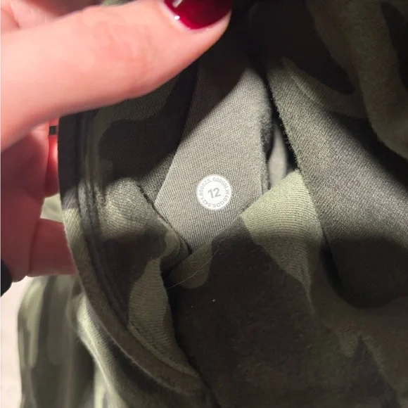 lululemon athletica camo scuba - Picture 4 of 4